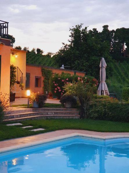 Poggio Montali Villa Monte Roberto Luaran gambar
