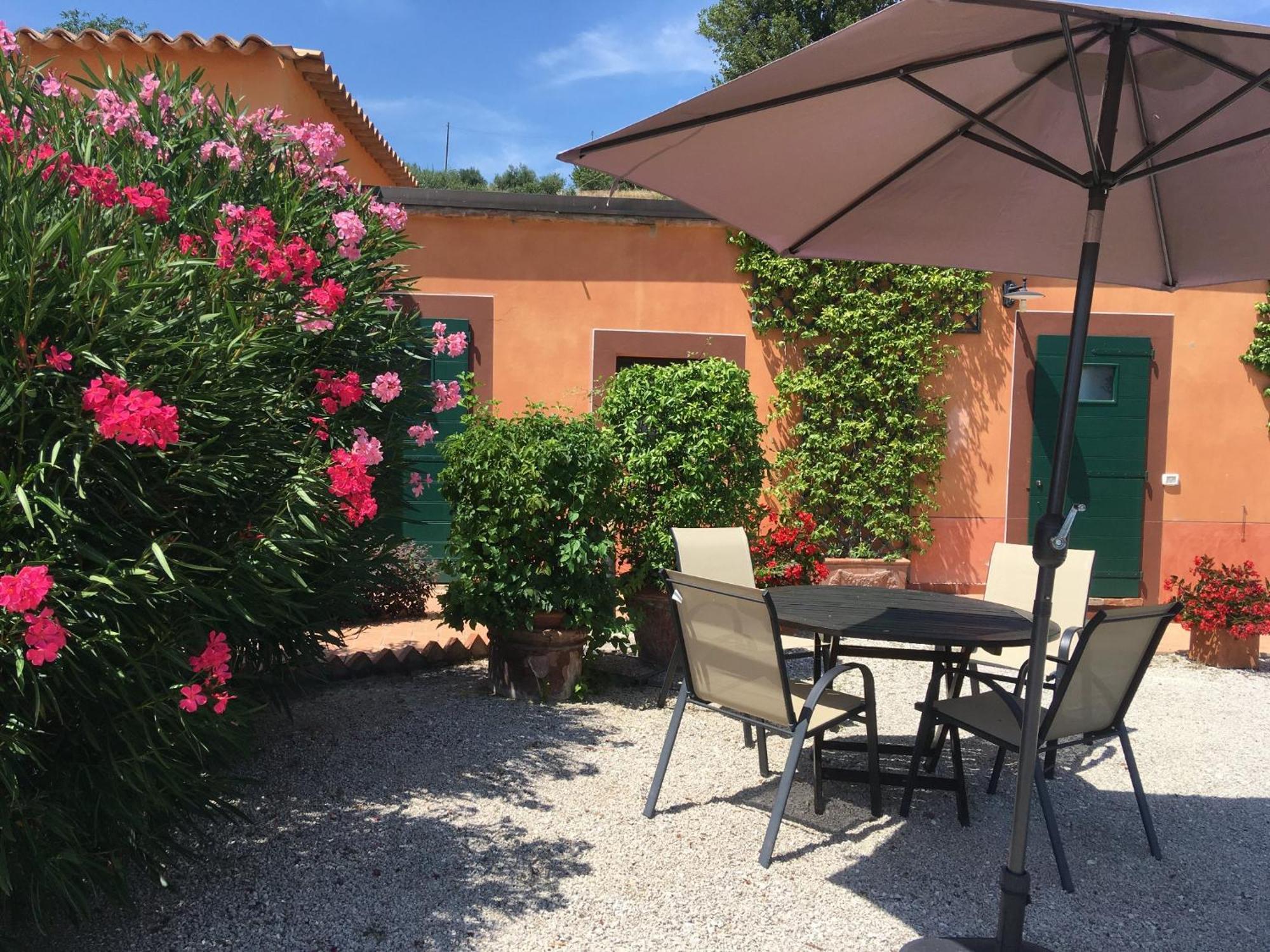 Poggio Montali Villa Monte Roberto Luaran gambar