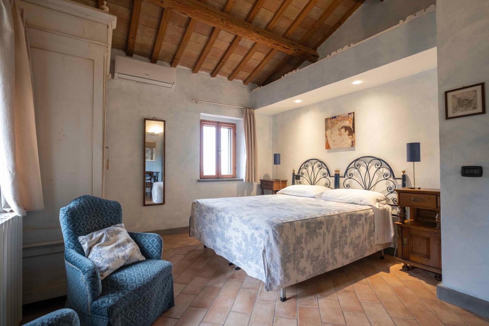 Poggio Montali Villa Monte Roberto Luaran gambar