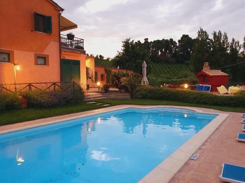 Poggio Montali Villa Monte Roberto Luaran gambar
