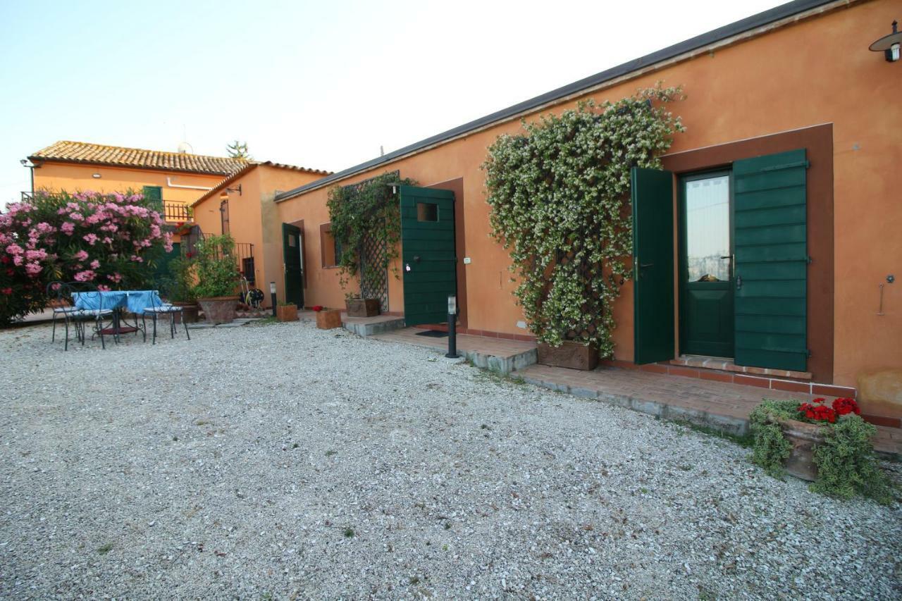 Poggio Montali Villa Monte Roberto Luaran gambar