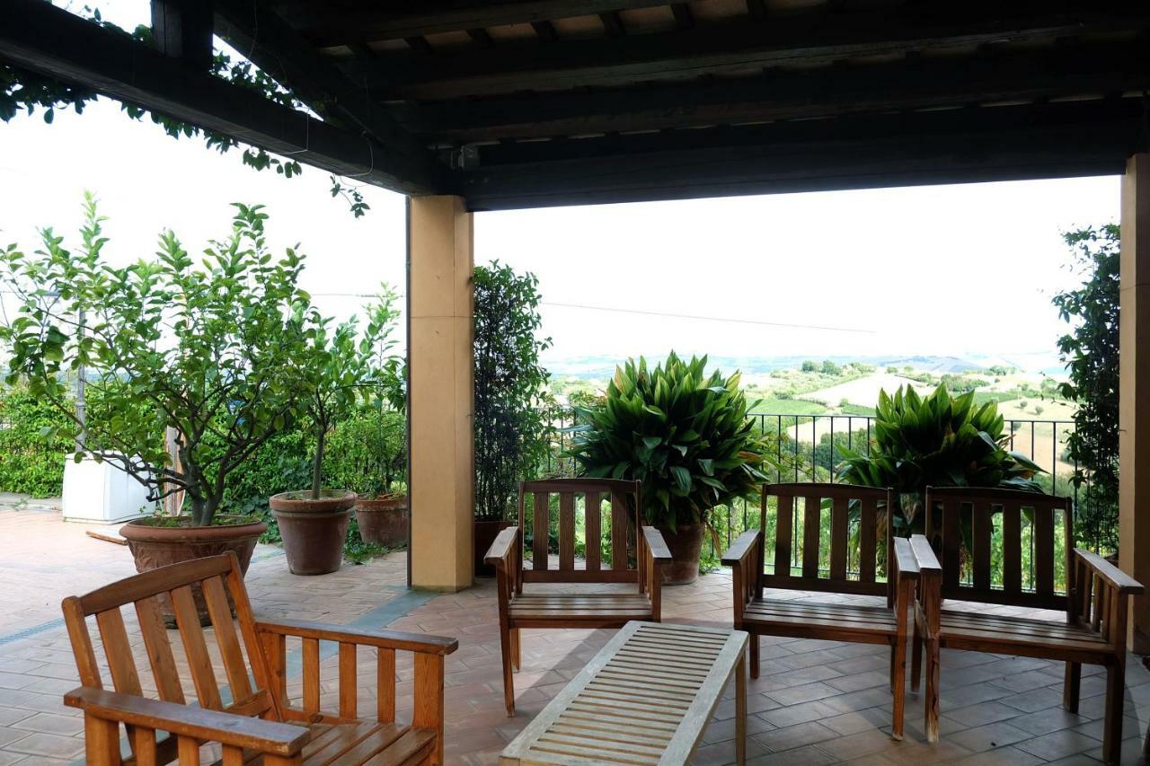 Poggio Montali Villa Monte Roberto Luaran gambar